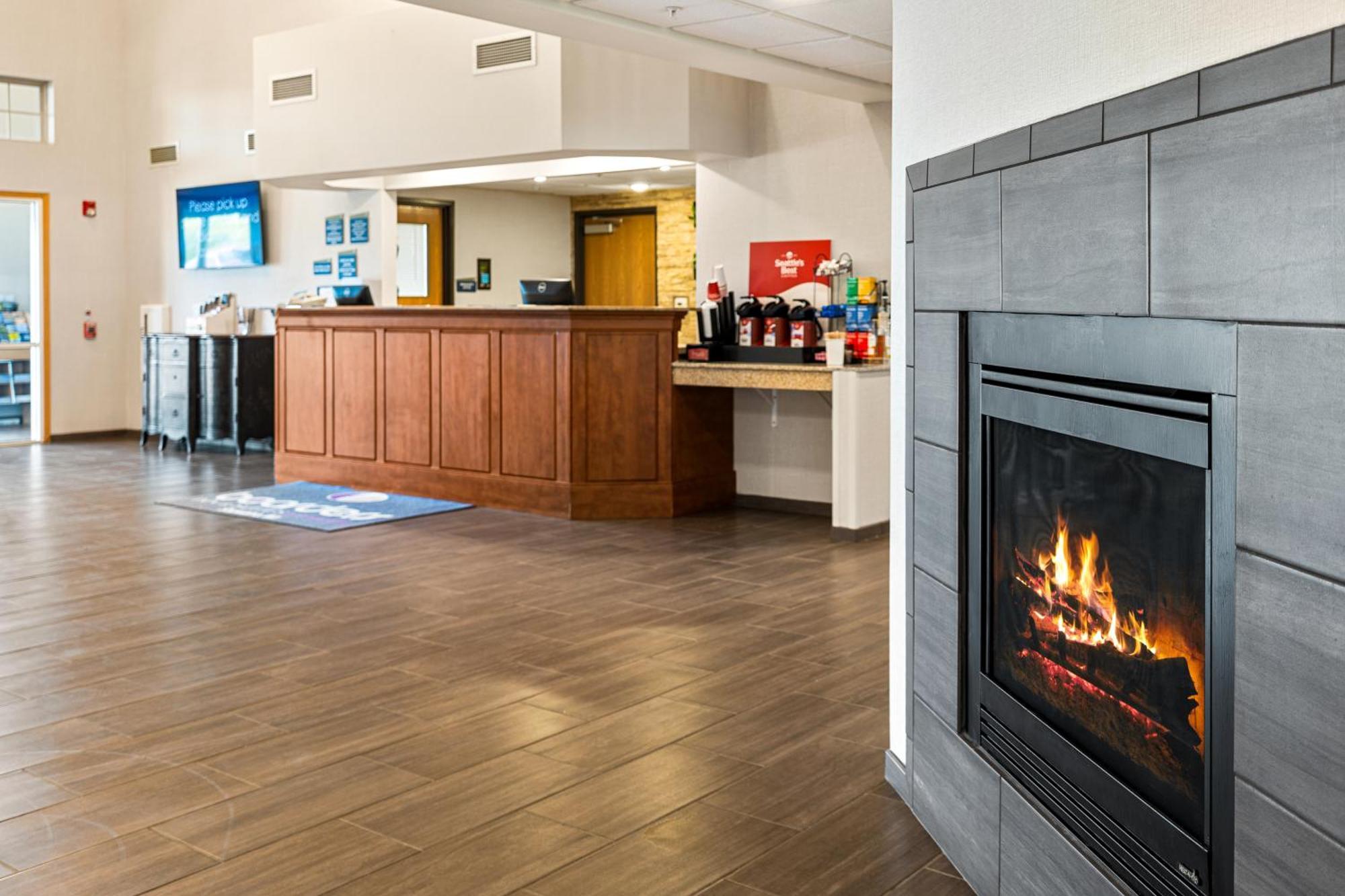 Boarders Inn & Suites By Cobblestone Hotels - Shawano المظهر الخارجي الصورة