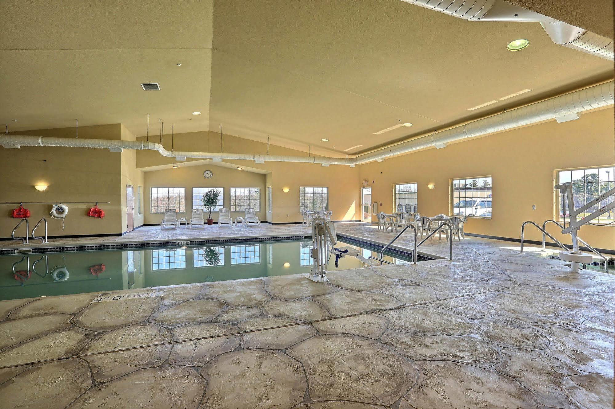 Boarders Inn & Suites By Cobblestone Hotels - Shawano المظهر الخارجي الصورة